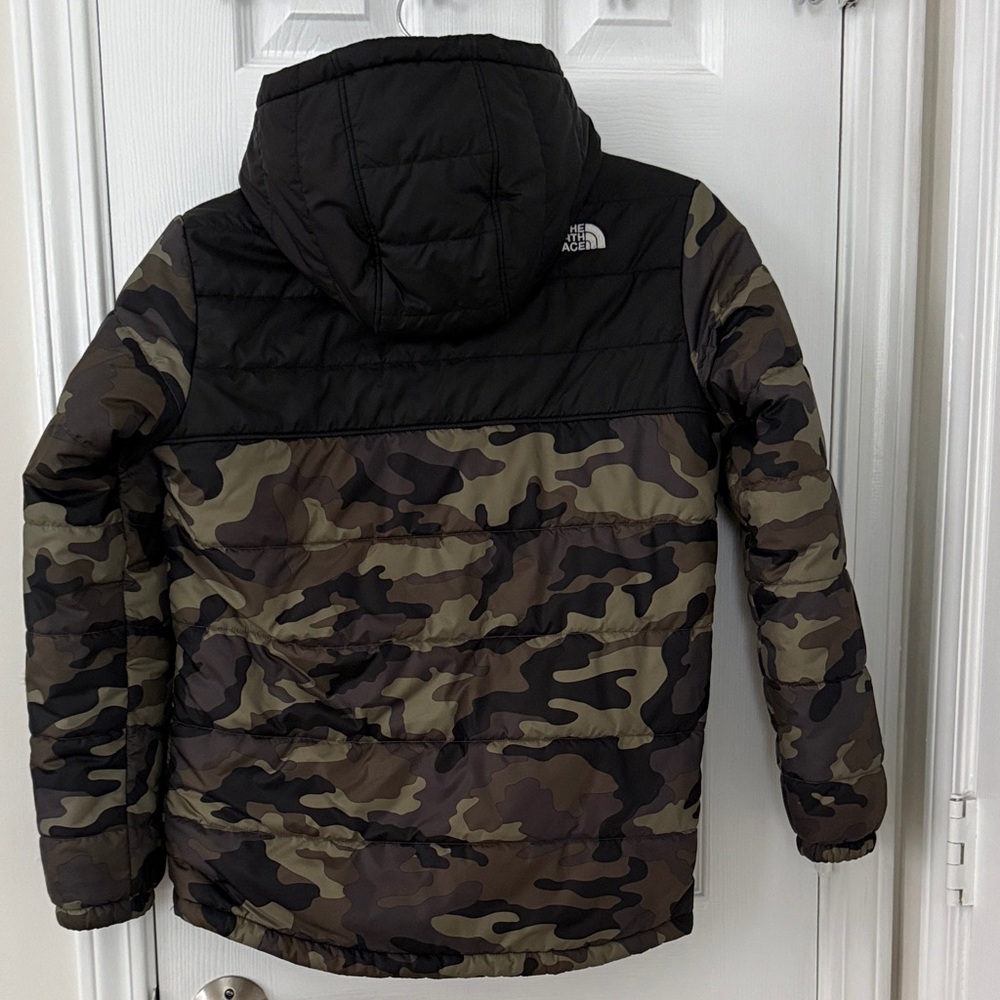The North Face Kids Camo Puffer Jacket - Black and Brown - reversible - Picture 7 of 11